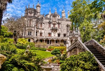 葡萄牙佩纳宫+雷加莱拉庄园+罗卡角+地狱之口中文包车一日游【雷加莱拉是一座不可错过的经典庄园，揭开九层妖塔的神秘面纱。】