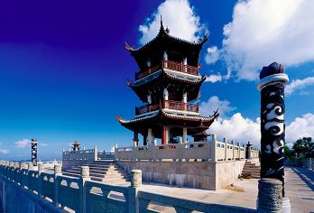 亚龙湾森林公园+亚龙湾一日游含往返接送•景区门票•游览车【（品质保证）纯玩、专业导游服务、游玩时间自由】