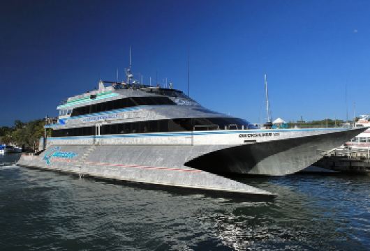 【可搭配直升机/深潜】凯恩斯大堡礁银梭号阿金考特礁一日游【[目的地品质优越]带您前往水质更清澈、珊瑚景观更原始的礁区，感受大堡礁的壮丽】