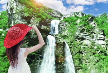 庐山三叠泉五老峰秀峰一日游2人团专车 含索道门票观光车【九江站市区-庐山站-东林大佛-温泉镇-庐山市附近酒店周边均可上门，2人专车不拼其他人】