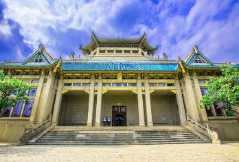 【武汉大学讲解】15人团+文创+保险/车辆接驳入园直达核心区【[车辆接驳]车辆接驳 直达核心区域 避免拥挤 少排队 少走路，高效出行不折腾！】