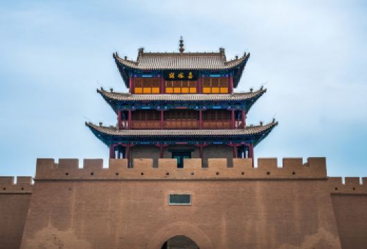 嘉峪关关城+长城第一墩+悬壁长城一日游包车】【（5-15）座小车直达景区含车含票让您省心放心】