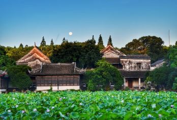 杭州出发：湖州南浔古镇+嘉兴乌镇+西栅一日游【私家团】【私家小团丨小众玩法丨纯玩无购丨独立包车丨行程可调丨随停随走丨时间自由丨上门接送】