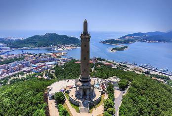 大连旅顺口+旅顺港一日活动家庭游包车·私家团·潜艇巡航模拟体验【[优选景区]开车直达白玉山，不换乘，不爬山，白玉山上俯瞰旅顺全景】