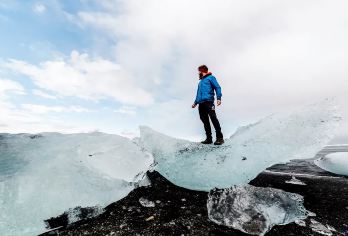冰岛南岸深度一日游(冰河湖/钻石海滩/著名瀑布/维克小镇）【一日游旅程深度体验南海岸美景，感受梦幻般的冰河湖，璀璨的钻石沙滩奇观】