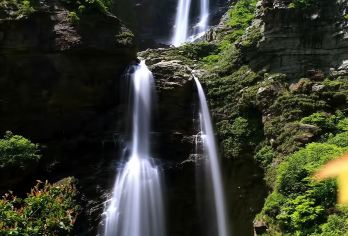 庐山风景名胜区一日游【南昌九人团可选李白双瀑布三叠泉】【庐山双瀑经典线路：秀峰李白瀑布+鄱阳湖落星墩+远眺五老峰+白鹿洞书院+三叠泉瀑布一次玩转。】