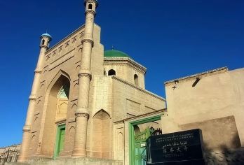 苏巴什佛寺遗址+尕哈烽燧+库车王府+大寺+克孜尔红石林一日游【此团为散客拼团，2人起发团！出行无忧！】