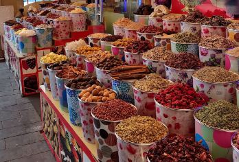 阿联酋迪拜 香料黄金市集＋迪拜之框＋艺术海岸＋拍摄帆船酒店【中文司机贴心接送，配备空调车+矿泉水+灵活等候，轻松畅玩不迷路，服务周到更懂中文游客需求。】