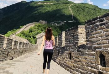 慕田峪长城往返ZANBUS含门票，每日一班（08:00/09:00/10:00）【值得信赖的品牌，持牌旅游巴士，安全保障。专属集合地点，紧邻地铁。 北京市区直达慕田峪长城。准时到达，5小时公园自助游。 无需购物，无任何隐藏费用。轻松便捷，省心省力。订单无忧，尊享汉堡王和赛百味餐饮八五折优惠。】