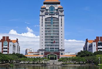 厦门大学(思明校区)+南普陀寺+鼓浪屿一日游【上门接送】【厦门鼓浪屿，世界文化遗产，“万国建筑博览”与“钢琴之岛”美誉，碧海环绕，文艺静谧，百年历史与自然交融】