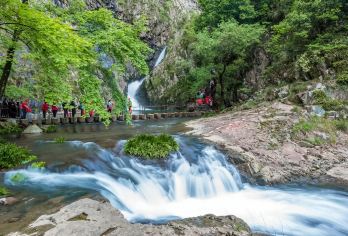 诸暨五泄观瀑，名媛馆寻美一日【五泄观瀑：第一泄： 月笼轻纱；第二泄：双龙争壑；第三泄：千姿百态；第四泄：烈马奔腾；第五泄：蛟龙出海】