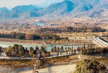 【都江堰景区】3.5H深度讲解·12人小团·资深导游可含门票【[金牌说讲师团]行业资深讲师和金牌导游，只做深度讲解，保证讲解质量！】