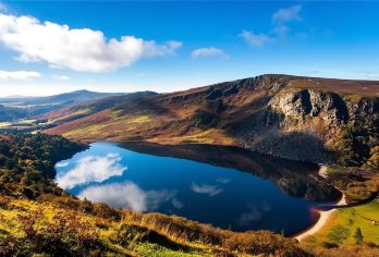 爱尔兰+都柏林+威克洛山脉国家公园一日游/行程可调-中文专车【精选热门景点，高效游玩不走回头路，深度了解文化内涵，贴心服务保障，轻松享受旅程，性价比超高的旅行。】