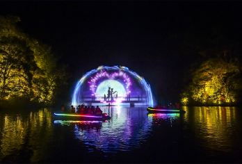 泰宁夜游九龙潭【夜游】【水上丹霞行浸式山水夜游，风、光、电与山水实景让您体验一弯一景，一程一貌的感官体验】