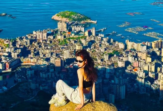 福州连江奇达村+旗冠顶+平流尾地质公园一日游【三环接送纯玩】【串联奇达村、旗冠顶、平流尾，打卡福州版里约热内卢，上门接送无购物，舒适车型出行】