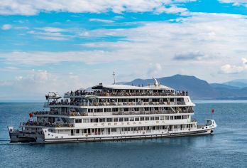 大理洱海大游船+喜洲古镇+崇圣寺三塔一日游【乘坐洱海游船，观景南诏风情岛，苍山洱海一览无余】