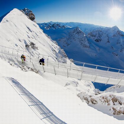 瑞士铁力士山+卢塞恩湖一日游【退改无忧+英文西语导游】