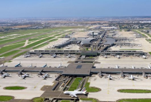 法国定制：巴黎市区=戴高乐国际机场 —接机/送机/包车/地陪【商旅出行无缝连接，机场接机/送机VIP服务，航班到达等待90分钟！】