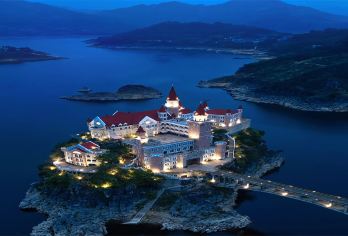 贵州贵阳+甲秀楼+花溪夜郎谷包车定制一日游EA【车接车送，专业地接团队。全天包车8小时，景点可调整，时间自由。】