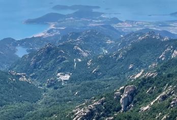 青岛崂山风景区一日游【6人内·精致小团·市内+巨峰】【[精致小团]老牌青岛本土向导队伍为您服务，因为专注所以专业！】