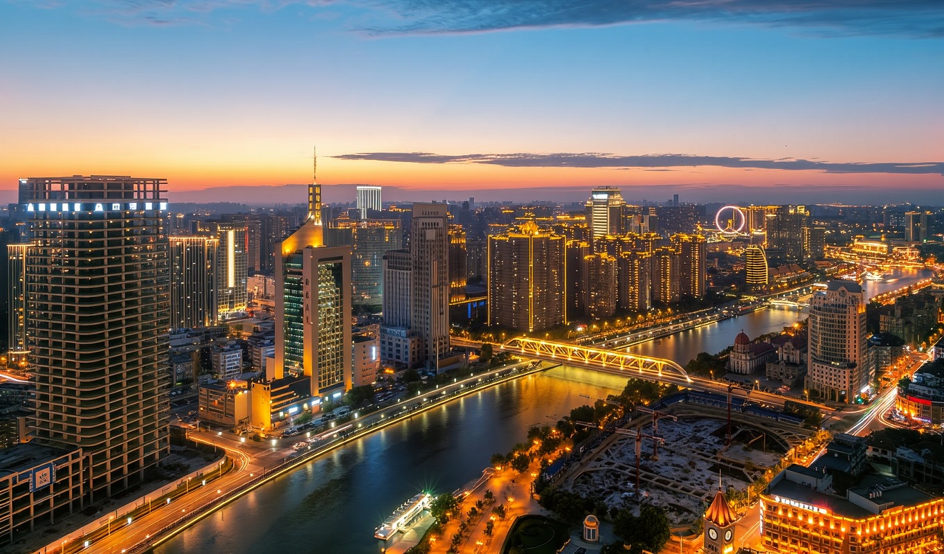 天津夜景海河游船+狮子林桥+世纪钟一日游【夜景私家团】