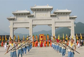 少林寺+龙门石窟一日游【（含门票）（洛阳出发）【包含河南两家首批5A级精华龙头景区少林寺和龙门石窟，游厚重河南不可错过的经典行程】