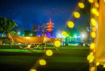 无锡禅意小镇·拈花湾一日游【夜游专线 |拈花倾城】【摆脱俗世的喧嚣和纷争，净雅禅境，日赏禅意小镇，夜赏水幕灯光秀，让心灵度个假！】