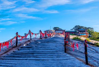 陕西华山一日游【私家包车游/上门接送/包含门票+往返索道】【[私家包车游]家庭游/亲子游/情侣游/闺蜜游，出发时间自由，睡到自然醒，专职司机带您游玩；】