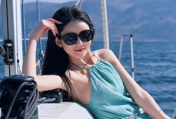 抚仙湖一日游：免费接+可选脚踏船或帆船出海+纯玩无购物+导游【[网红景点]禄充风景区+抚海湾观花海+红沙滩，体验一次难忘的抚仙湖之旅】