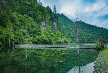 毕棚沟一日游【真纯玩|赠藏服旅拍|打卡毕棚沟+甘堡藏寨】【[精选产品]100%真纯玩，0购物；成都出发当天往返，行程透明，无隐形消费，安心出行】