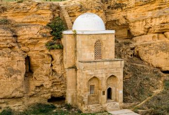 阿塞拜疆巴库一日游【诺胡尔湖 迪里巴巴陵墓 七美瀑布】【一天内享受文化沉浸和自然奇观的融合】