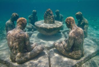 坎昆水下博物馆+海龟海滩+西卡莱特公园（行程可调）※【​​「加勒比海魔幻日：水下探秘+飞鱼追逐+玛雅仪式，坎昆三大网红地标一网打尽」亲子游/闺蜜游/情侣游】