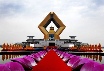 乾陵+法门寺一日游【西安二环内免费接，纯玩无购物】【二环内免费接早，不再惆怅集合困难，让美好的旅程从舒适贴心开始~】