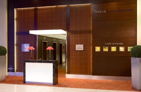 Moxy Lyon Airport (25km from LyonMoxy)-官方