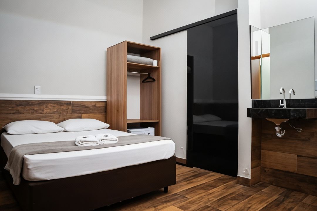 Hotel Nixon Próximo, Rodoviária, Prefeitura e a Matriz Central