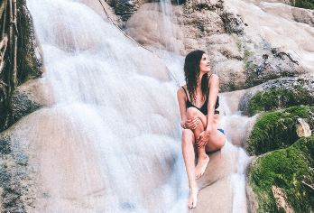 清迈昌泰大象保护营+粘粘瀑布+竹筏漂流一日游【人与自然和谐相处】