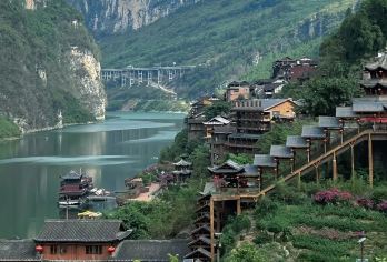 重庆九黎城+龚滩古镇+乌江画廊游船一日游【2-8人团】【[专业保障]专业保障安心无忧，正规资质营运。主城多区上门接，安全与舒适贯穿全程。】