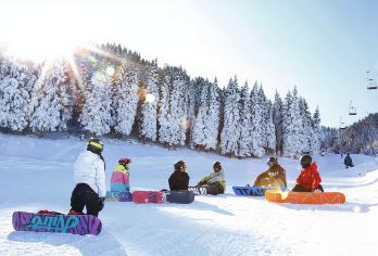 白云滑雪场夜场直通车【多个集合点：铁路局/红山/七一酱园任选】
