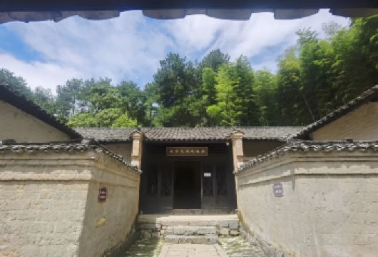 【旅小皖/私家团】王步文故居+彩虹瀑布精品1日活动【[优选资源]本地社+本地司/导+本地用车，本地土著带你玩转精华景点。】