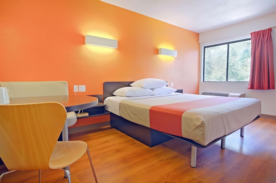 东布朗士维克6汽车酒店-官方