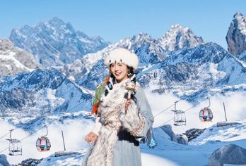 玉龙雪山＋蓝月谷一日游【6-8人团+可选官方保票+赠送三宝】【[安心出游]旅行顾问一对一免费为您规划行程，可私人订制，让宝子们更省心省力省钱！】