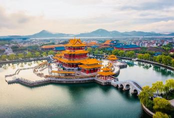 景山公园+圆明新园+珠海大剧院+澳门环岛游一日【无需通行证】【漫步海边沙滩丨打卡珠海标志性建筑丨看海上大桥】