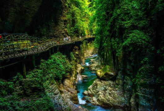 恩施地心谷景区一日游【打卡地心世界+免费接送/纯玩安心游】【恩施品质散客班·自营发团·旅途无忧·专业地接服务；】