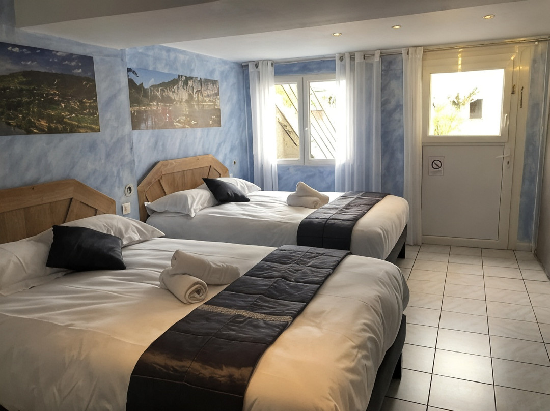 Laval-Saint-Roman酒店住宿-Logis Hôtel Bellevue