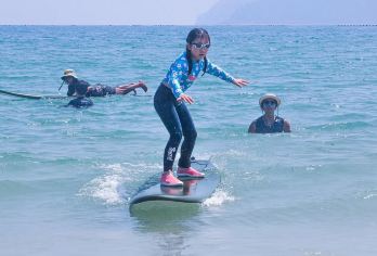 三亚后海冲浪2小时 零基础可玩 送拍摄 提供装备教练1对1【后海冲浪/浮潜/尾波冲浪】