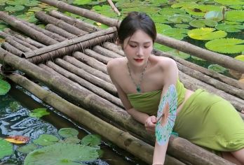 西双版纳热带植物园+傣族园一日游【限时特惠+泼水狂欢+纯玩】【[视觉盛宴]感受5A景区的独特之处，体验不一样的视觉盛宴，亲子游玩科普圣地！】