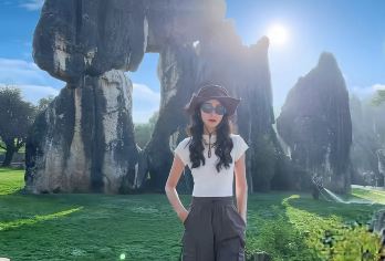 石林风景区+滇池一日游：特色午餐+专业导游+红嘴鸥亲密互动【[品质纯玩]全程无购物无隐形消费，购物十倍赔偿、优享旅行，把时间都留给美景！】