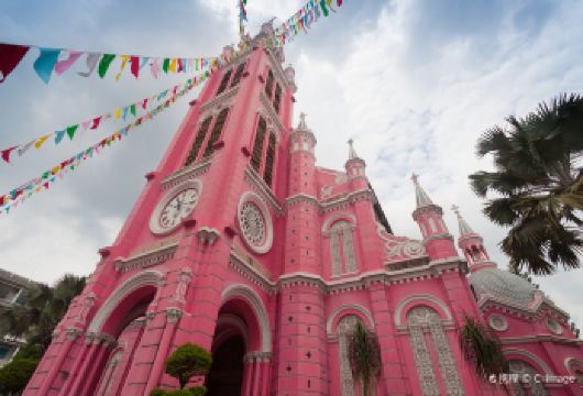 胡志明西贡市区包车一日游【热门景点  | 行程定制 |包车】【[推荐景点]统一宫+西贡中心邮政局+范五老街+粉红教堂】