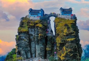 贵州贵阳：梵净山+蘑菇石+老金顶|私人团一日游（动车往返）#【蘑菇石奇观，自然雕琢，独特造型，令人叹为观止。】