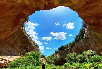 延安出发猫巷大峡谷一日游【延安包车】【享自由包车游】